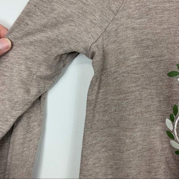 Old Navy A Dream Come True Graphic Taupe Long Sleeve T-Shirt Size Medium - Picture 8 of 11